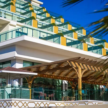 Alan Xafira Deluxe & 5*