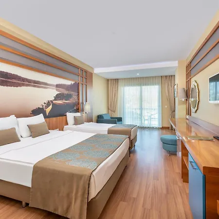 Alan Xafira Deluxe & 阿拉尼亚