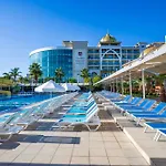 Alan Xafira Deluxe & Hotel