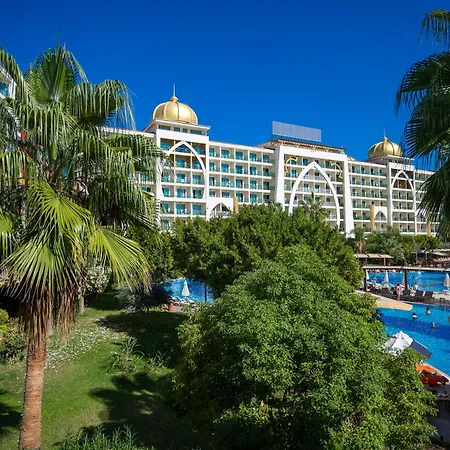 Alan Xafira Deluxe & Otel 5*