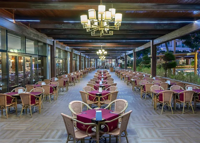 Alan Xafira Deluxe & Otel 5*