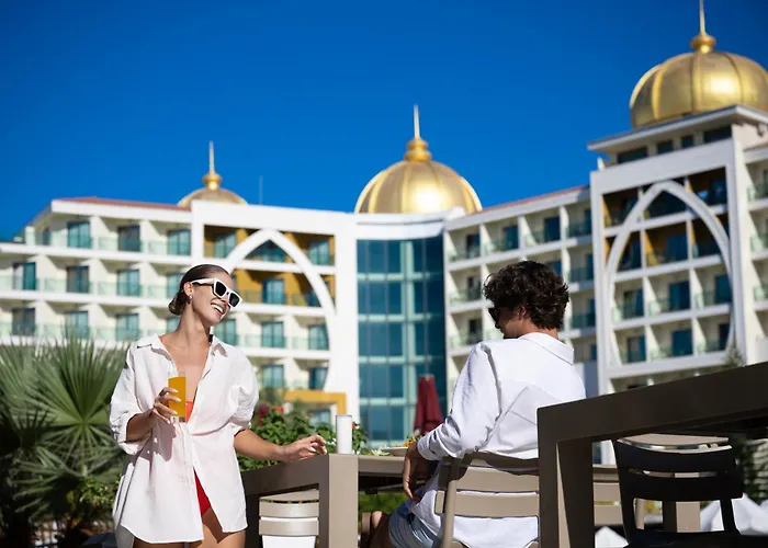 Alan Xafira Deluxe & Otel 5*