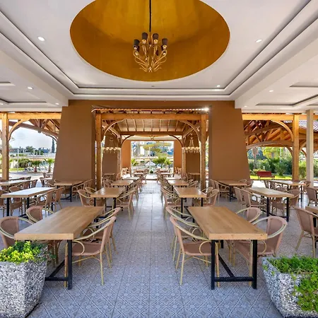 Alan Xafira Deluxe & Hotel 5*