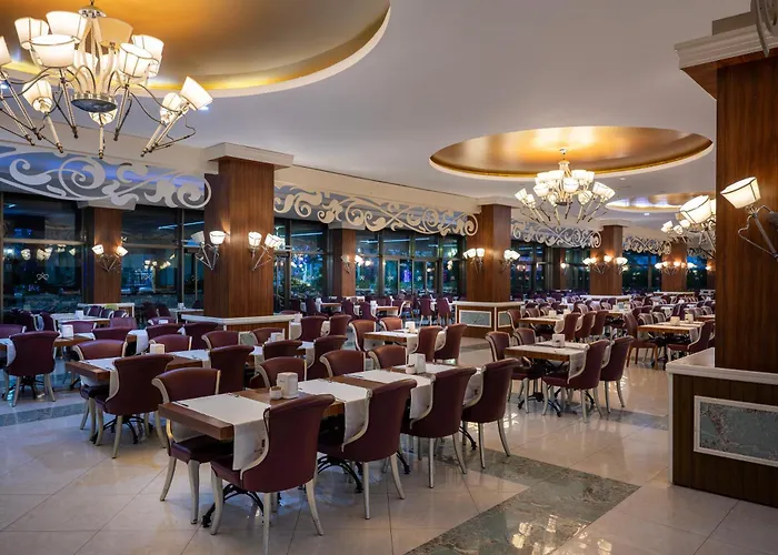 Alan Xafira Deluxe & Алания