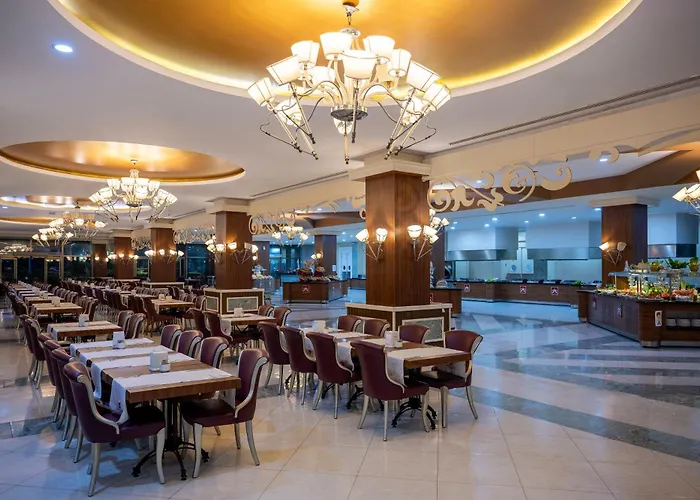 Alan Xafira Deluxe & Алания